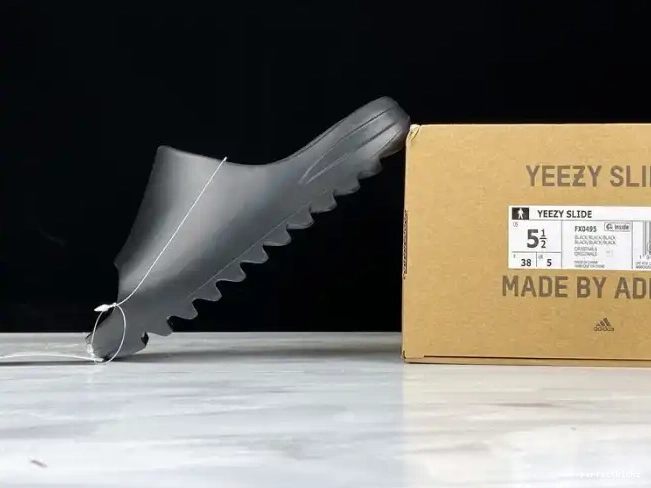 FX0495 Slide Adidas Yeezy Black 0528